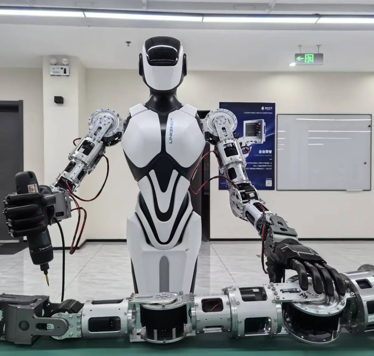 Humanoid robot using a screwdriver during assembly setup